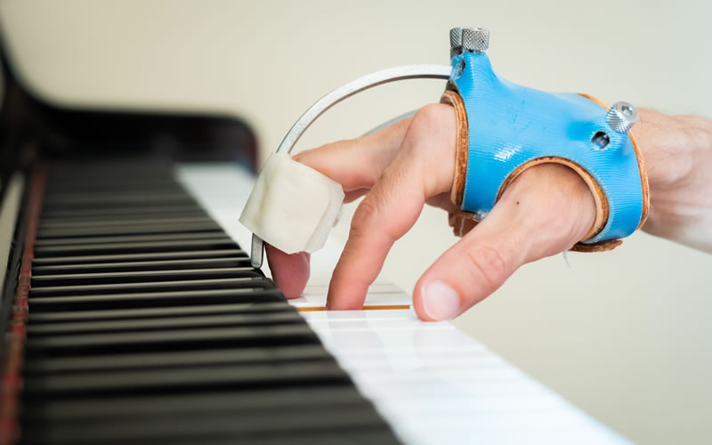 Music therapy and hand rehabilitation